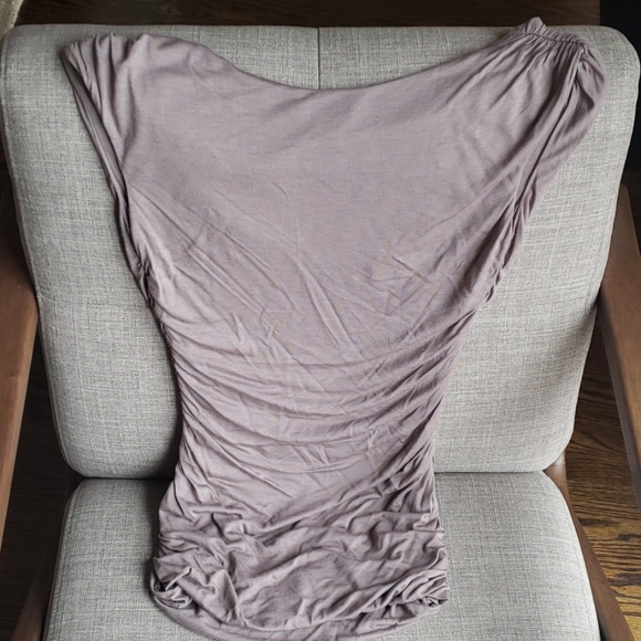 H&M ruffled sleeveless shirt - Picture 8 of 8